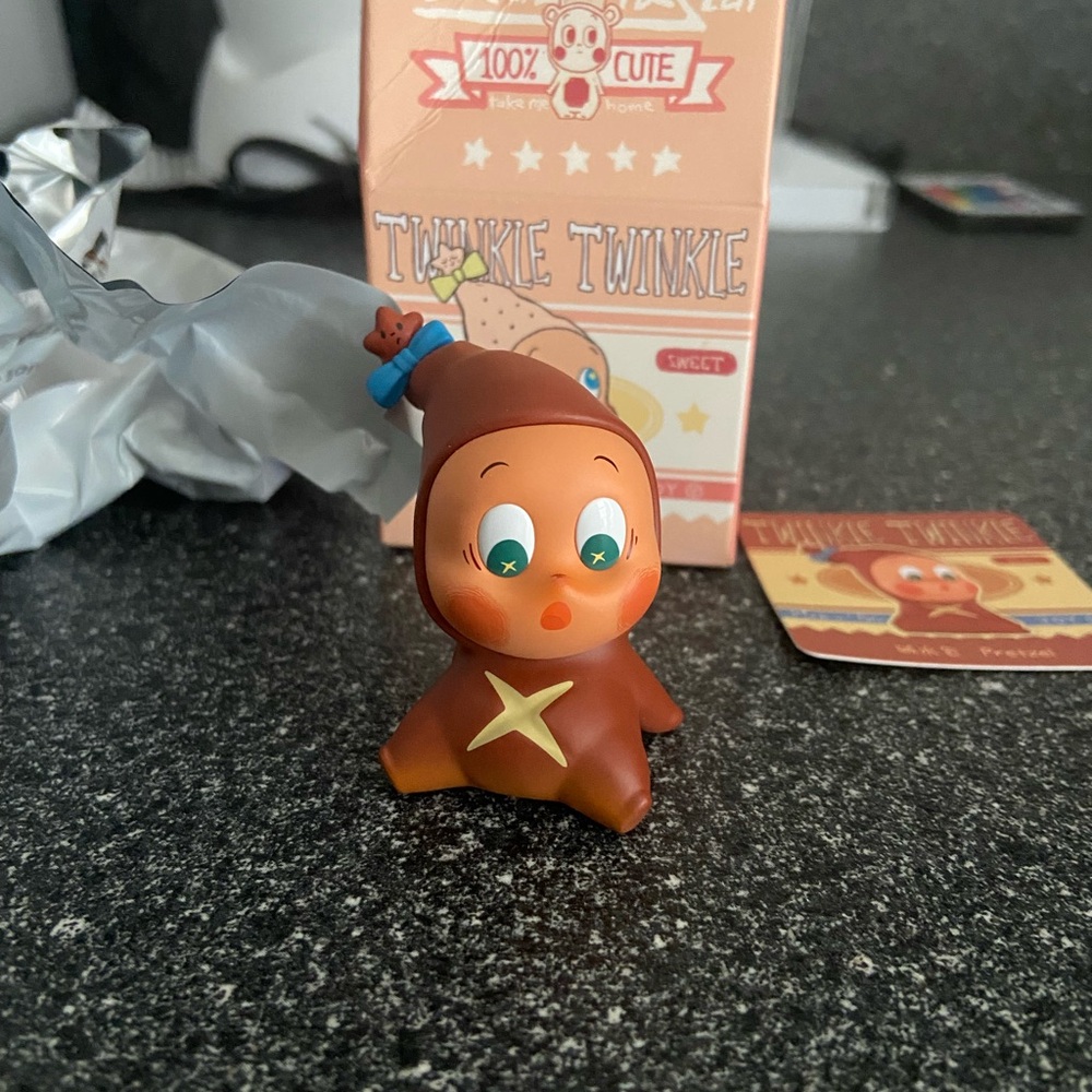 Twinkle Twinkle Pretzel Figure Authentic pop mart create your taste